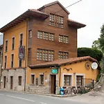 فندق Balcon De Aguera San Martin (Asturias)